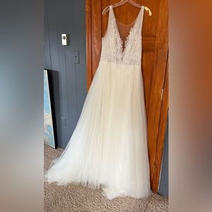 Watters Design Ludmila Bridal Gown (Ivory/Oyster) Size 12
